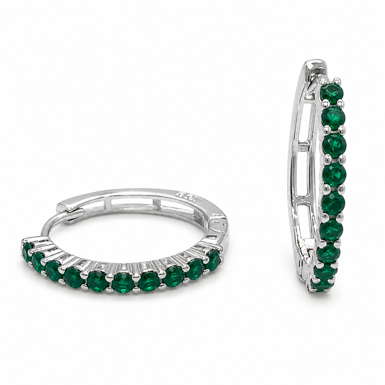 2 cm Classic cz huggie