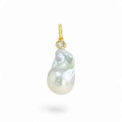 Luna Baroque Pearl Charm