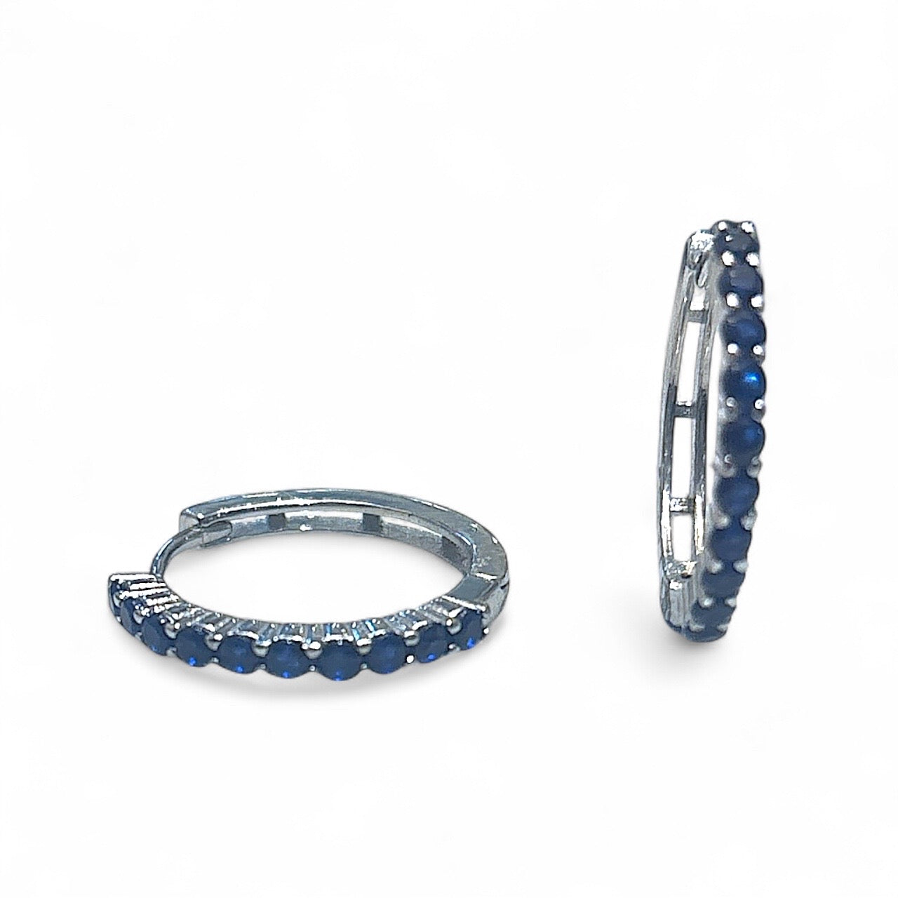 2 cm Classic cz huggie